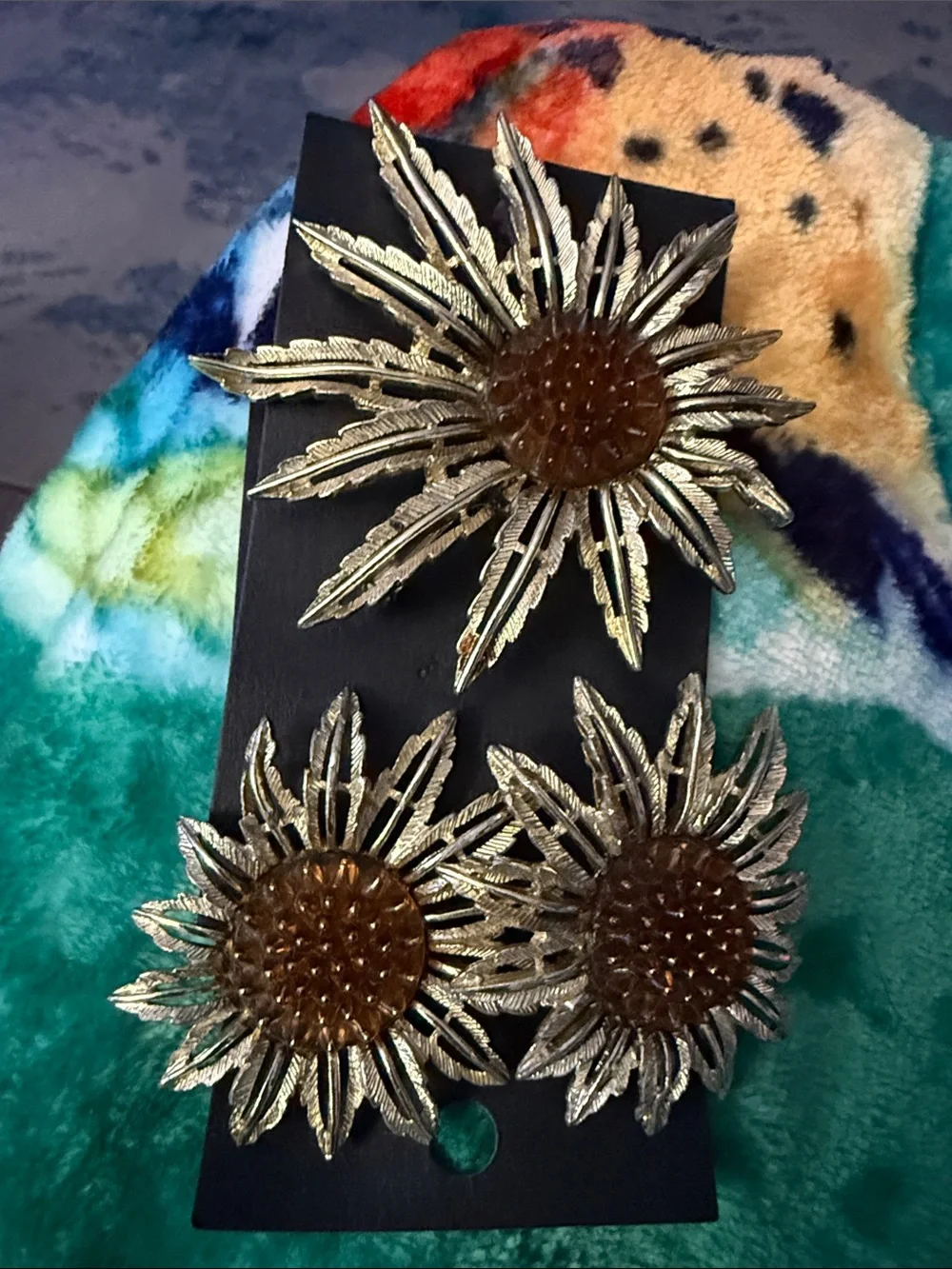 Vintage-Inspired Sunflower Brooch & Earring Set in Gold and Amber